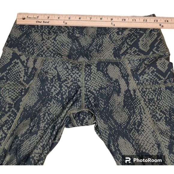 NOLI Active Green Python Snakeskin Print Cropped Yoga Leggings, Size M - Picture 6 of 8